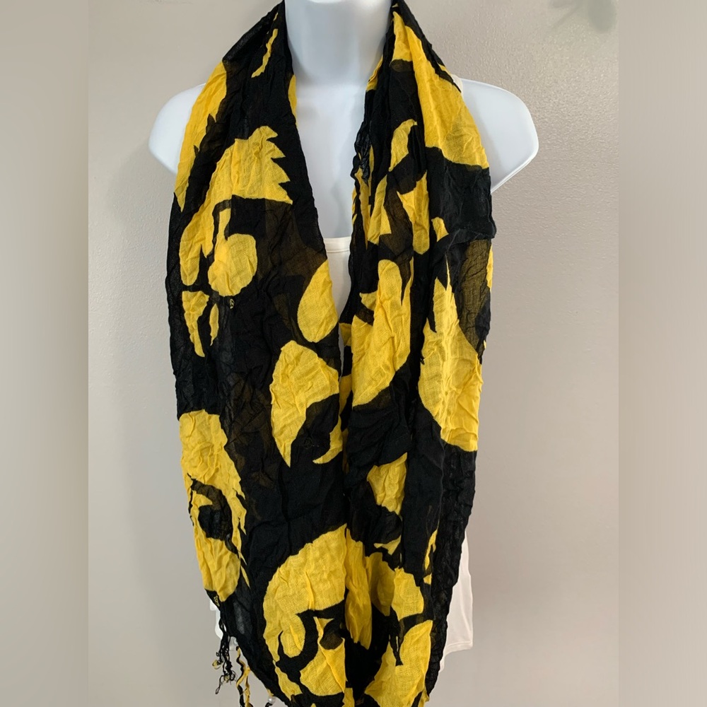 ZOOZATZ Iowa Hawkeye Scarf